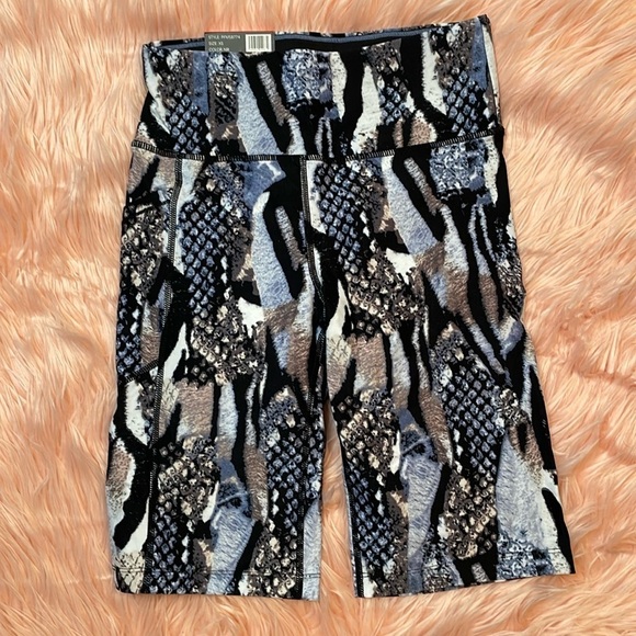 NWT Calvin Klein Animal Print 9” Biker Shorts Size XS - Picture 1 of 7